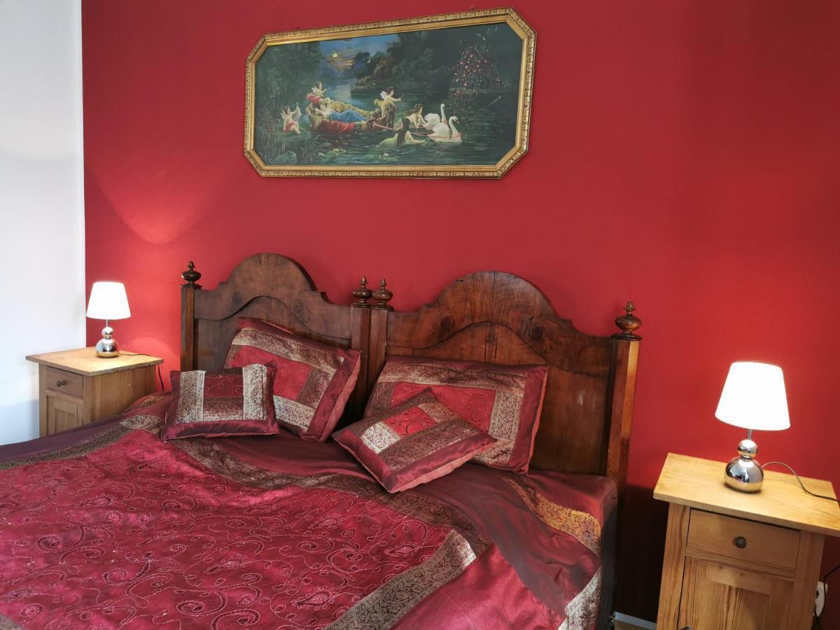 Ruhige Ferienwohnung Im Gutshaus Niederorschel Bagian luar foto